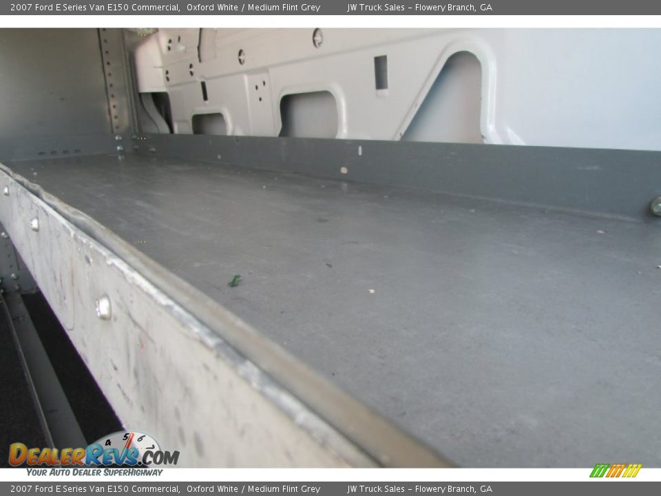 2007 Ford E Series Van E150 Commercial Oxford White / Medium Flint Grey Photo #23