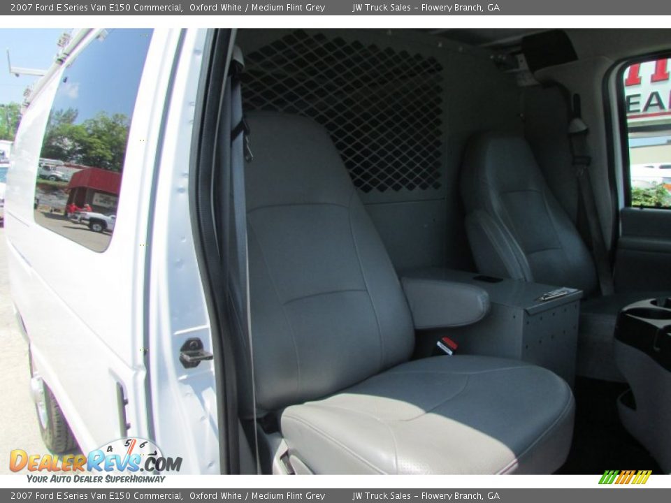 2007 Ford E Series Van E150 Commercial Oxford White / Medium Flint Grey Photo #35