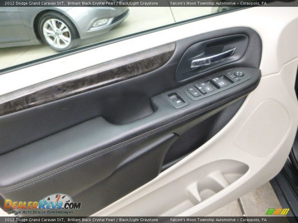 2012 Dodge Grand Caravan SXT Brilliant Black Crystal Pearl / Black/Light Graystone Photo #19