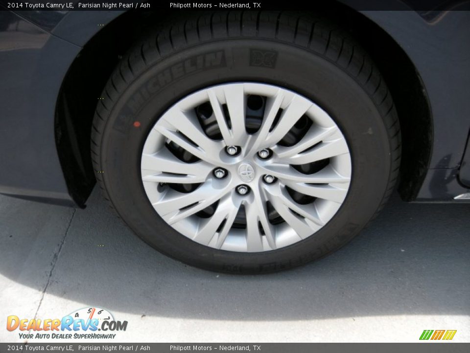 2014 Toyota Camry LE Parisian Night Pearl / Ash Photo #11