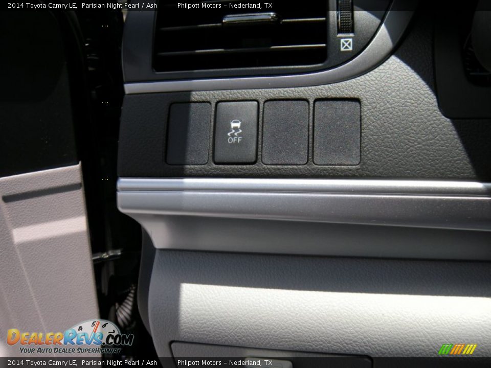 2014 Toyota Camry LE Parisian Night Pearl / Ash Photo #32