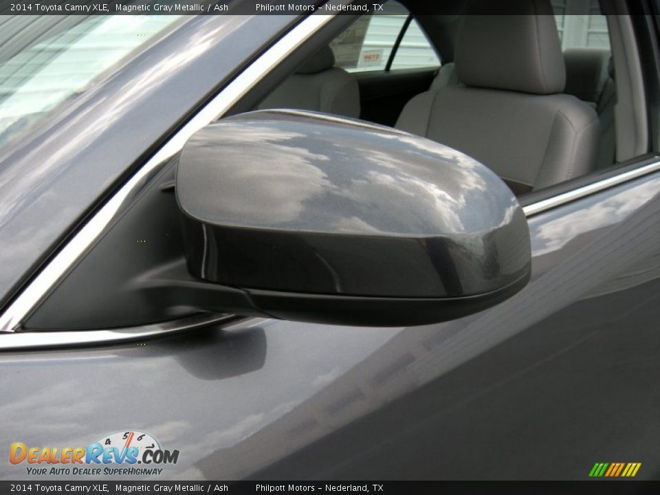 2014 Toyota Camry XLE Magnetic Gray Metallic / Ash Photo #12