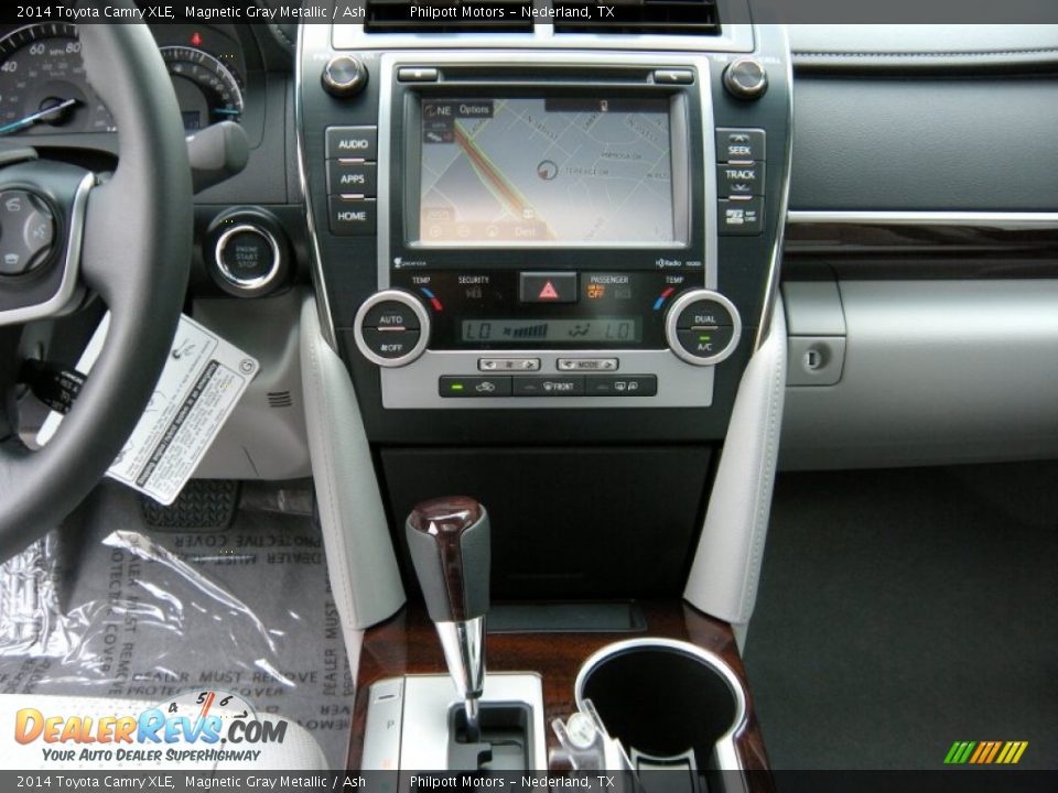 Navigation of 2014 Toyota Camry XLE Photo #27