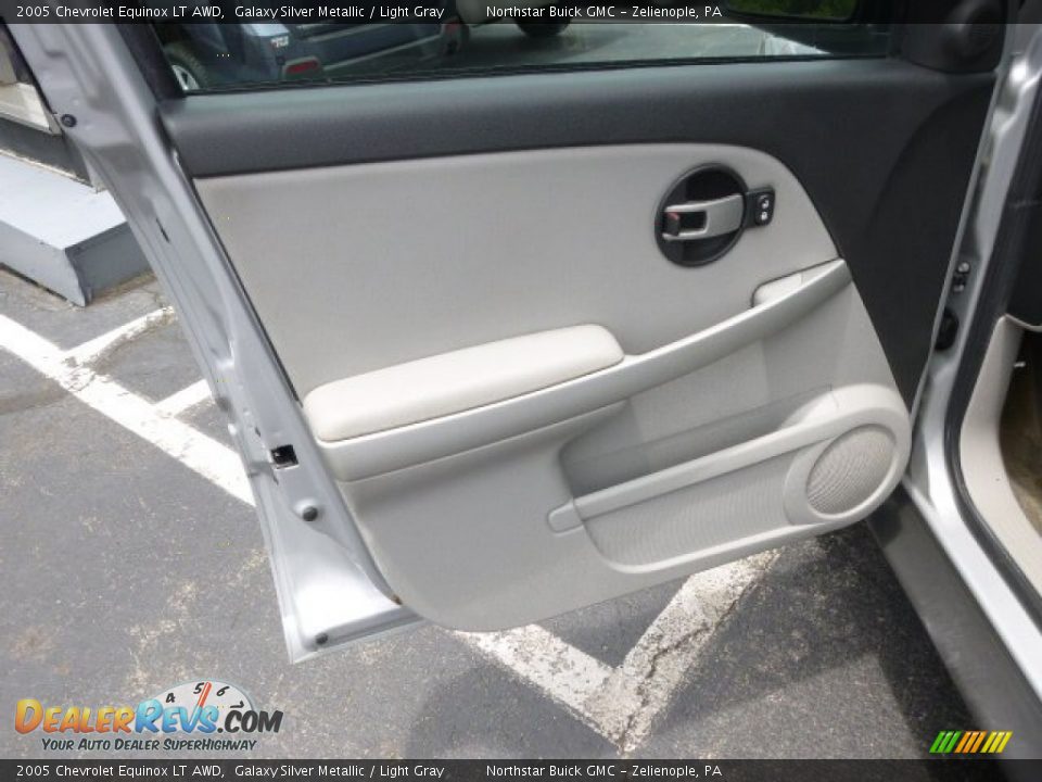 2005 Chevrolet Equinox LT AWD Galaxy Silver Metallic / Light Gray Photo #11