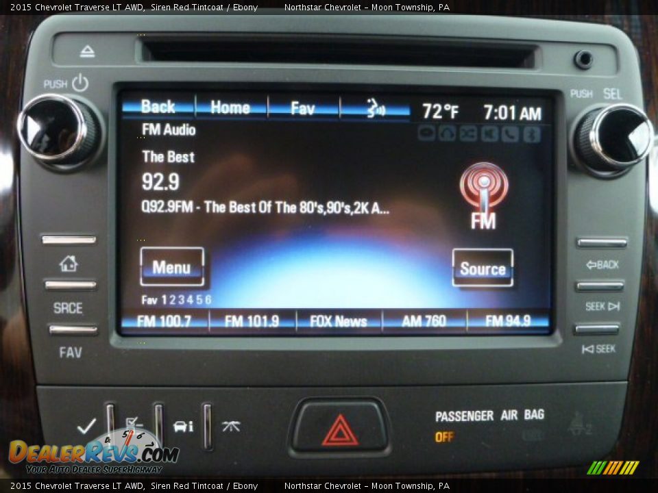 Controls of 2015 Chevrolet Traverse LT AWD Photo #18