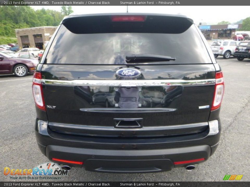 2013 Ford Explorer XLT 4WD Tuxedo Black Metallic / Charcoal Black Photo #3