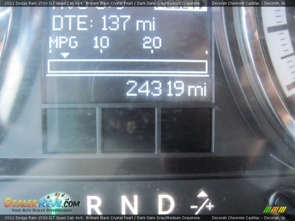 2011 Dodge Ram 1500 SLT Quad Cab 4x4 Brilliant Black Crystal Pearl / Dark Slate Gray/Medium Graystone Photo #15