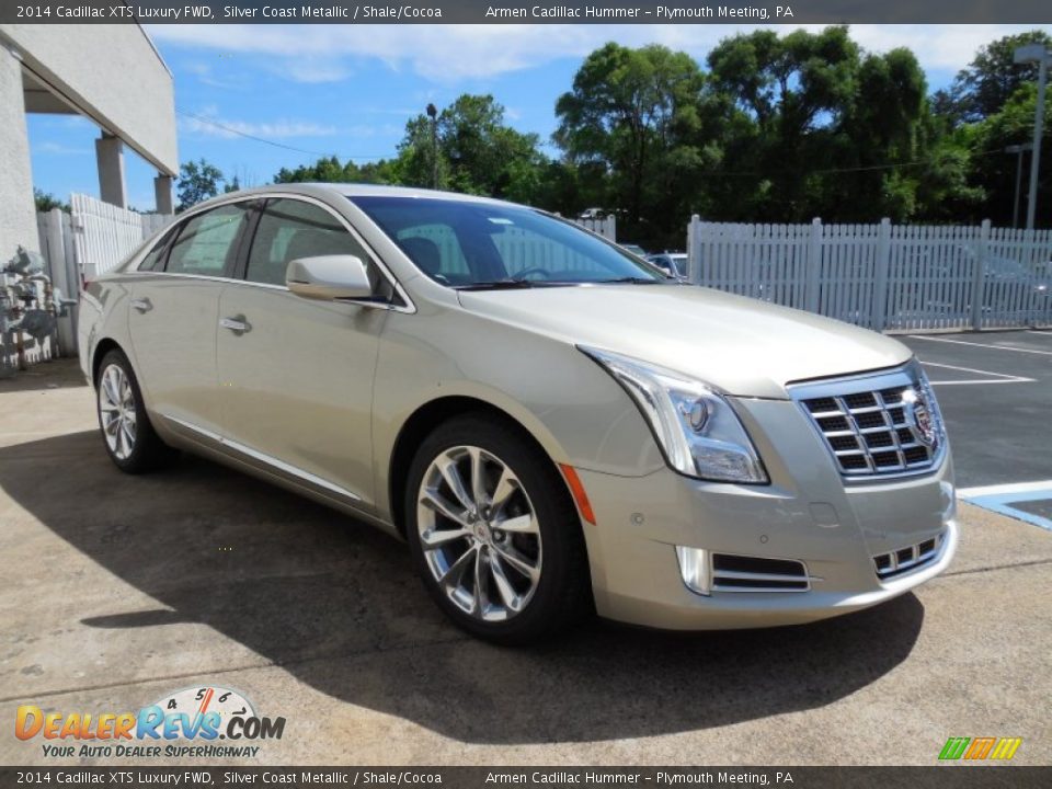 Front 3/4 View of 2014 Cadillac XTS Luxury FWD Photo #3