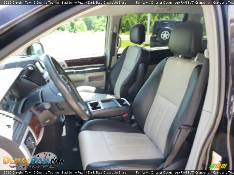 2010 Chrysler Town & Country Touring Blackberry Pearl / Dark Slate Gray/Light Shale Photo #10