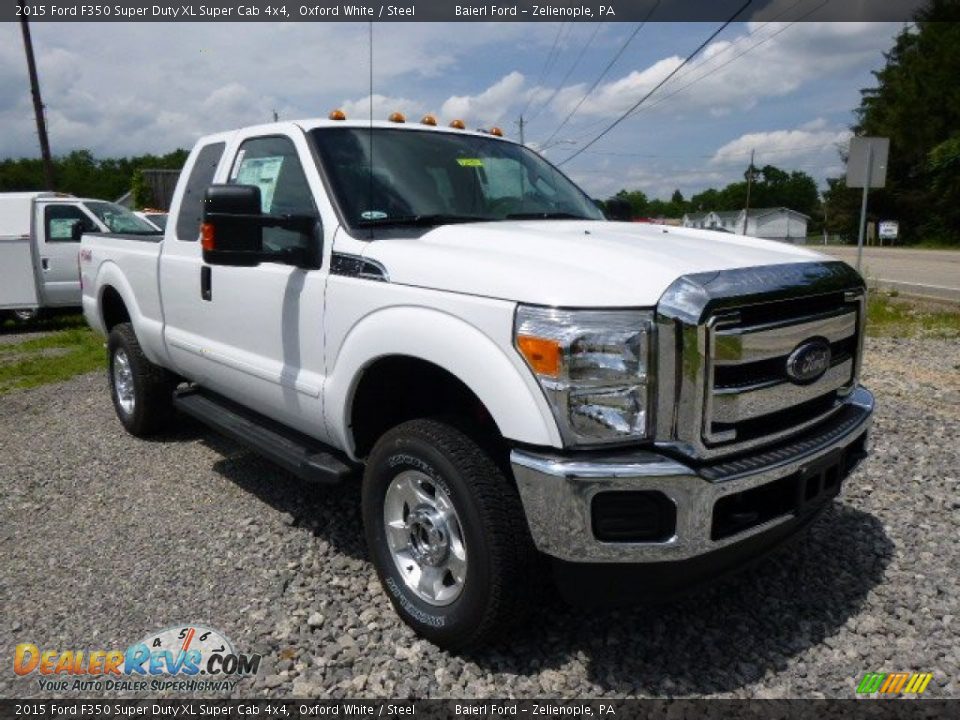 Front 3/4 View of 2015 Ford F350 Super Duty XL Super Cab 4x4 Photo #2