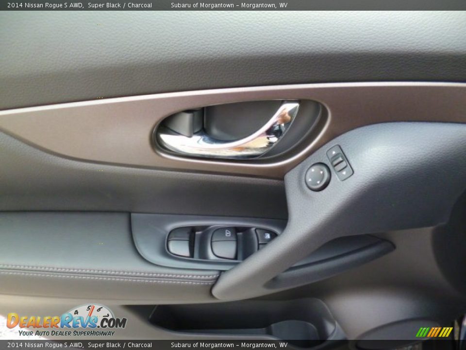 2014 Nissan Rogue S AWD Super Black / Charcoal Photo #17