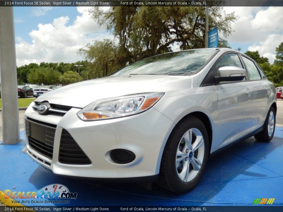 2014 Ford Focus SE Sedan Ingot Silver / Medium Light Stone Photo #1