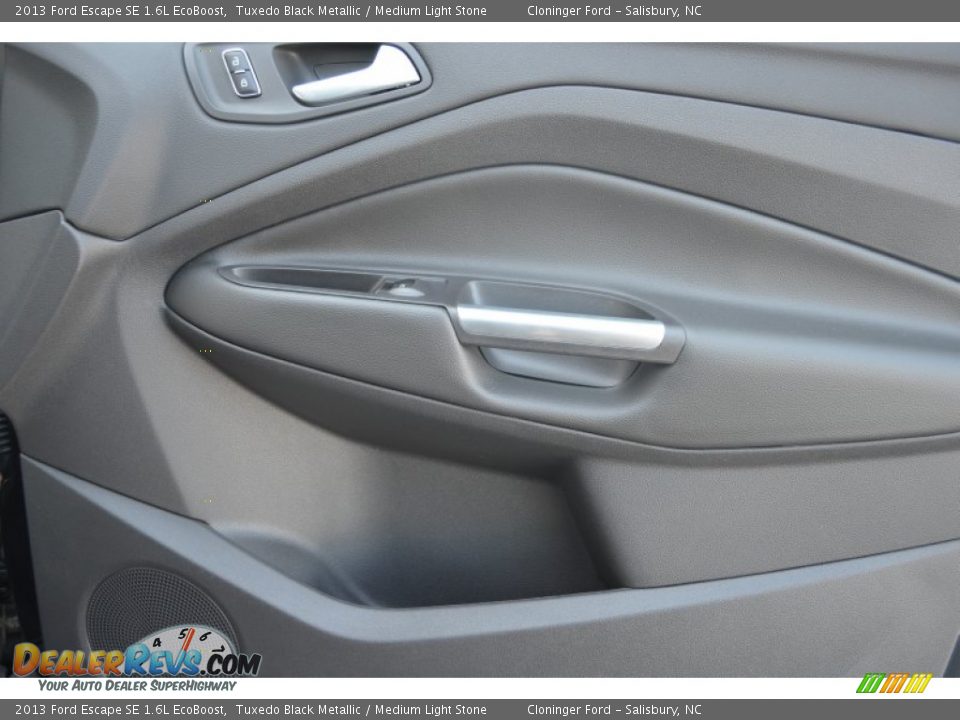 2013 Ford Escape SE 1.6L EcoBoost Tuxedo Black Metallic / Medium Light Stone Photo #17