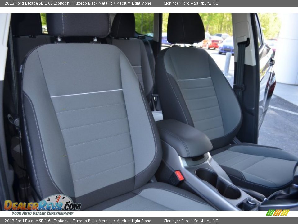 2013 Ford Escape SE 1.6L EcoBoost Tuxedo Black Metallic / Medium Light Stone Photo #18
