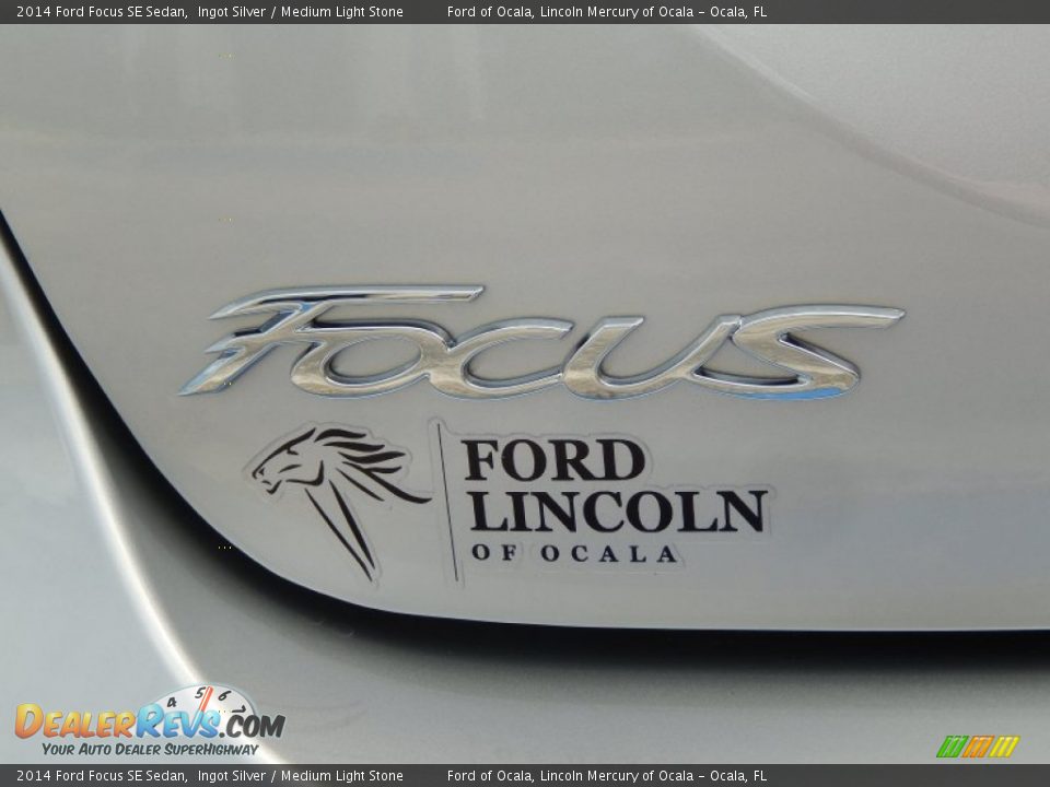 2014 Ford Focus SE Sedan Ingot Silver / Medium Light Stone Photo #4