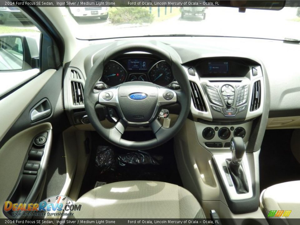 2014 Ford Focus SE Sedan Ingot Silver / Medium Light Stone Photo #8