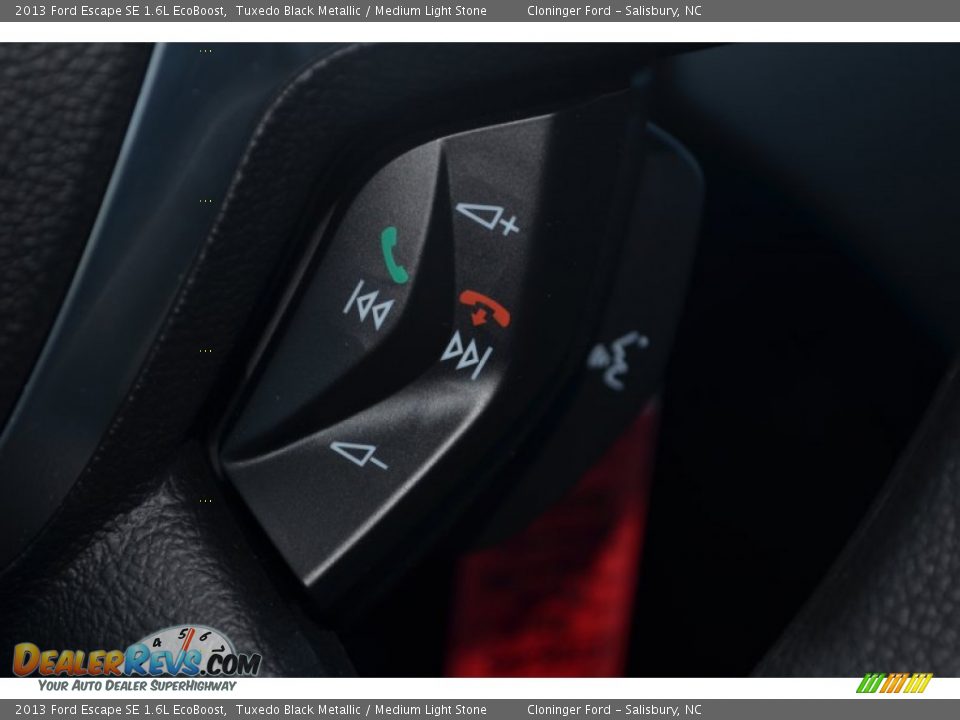 2013 Ford Escape SE 1.6L EcoBoost Tuxedo Black Metallic / Medium Light Stone Photo #30