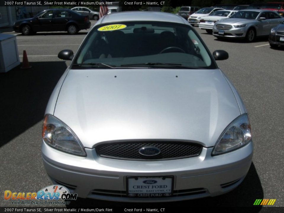 2007 Ford Taurus SE Silver Frost Metallic / Medium/Dark Flint Photo #2