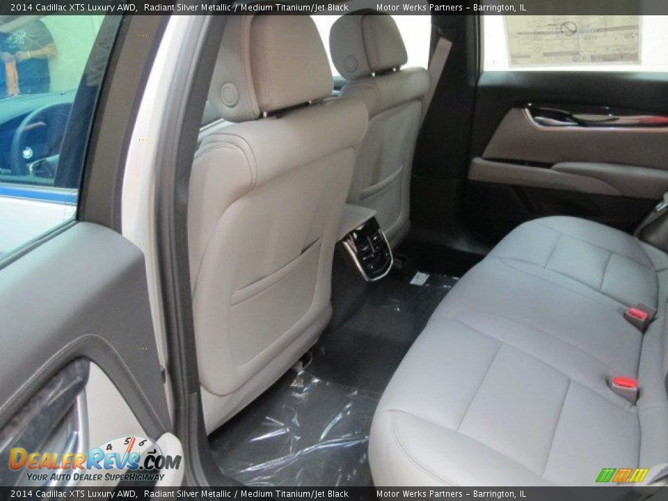 2014 Cadillac XTS Luxury AWD Radiant Silver Metallic / Medium Titanium/Jet Black Photo #13