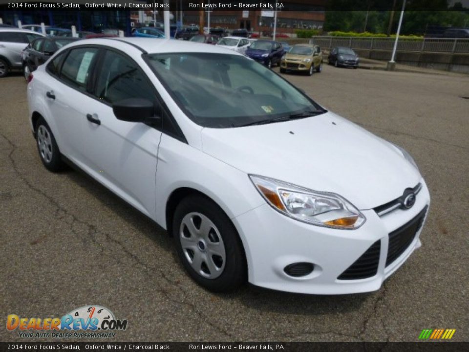 2014 Ford Focus S Sedan Oxford White / Charcoal Black Photo #2