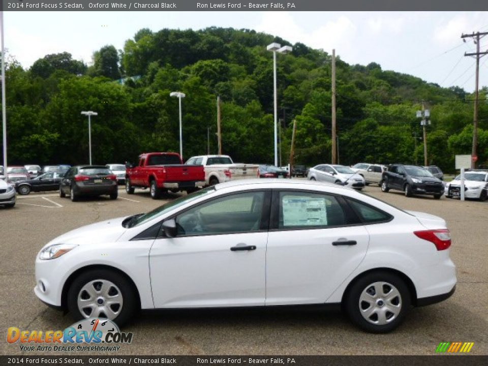 2014 Ford Focus S Sedan Oxford White / Charcoal Black Photo #5