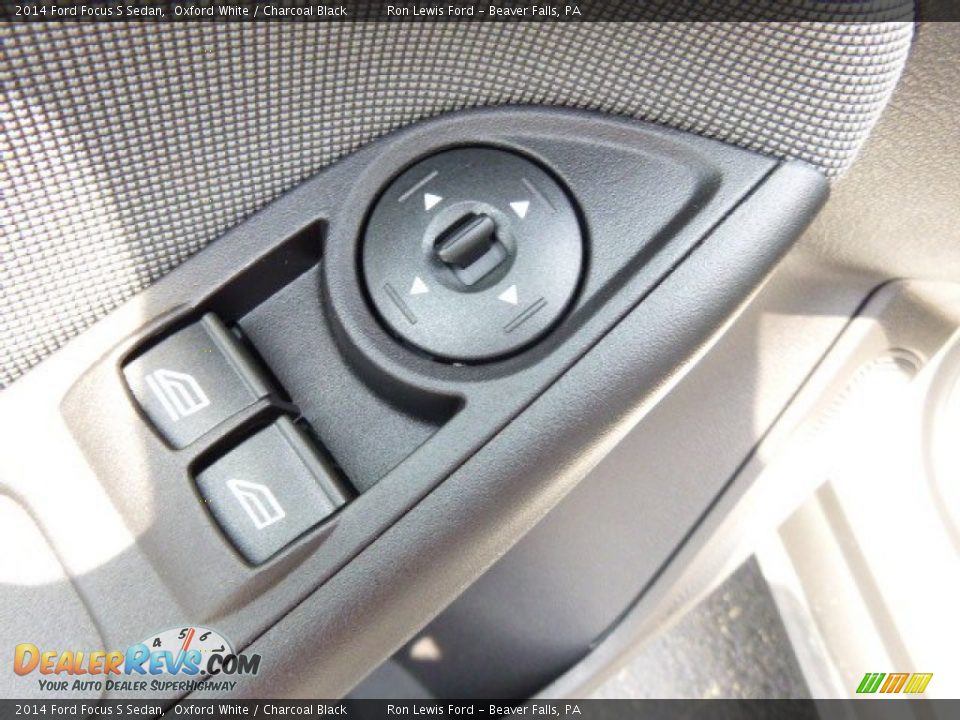 2014 Ford Focus S Sedan Oxford White / Charcoal Black Photo #15