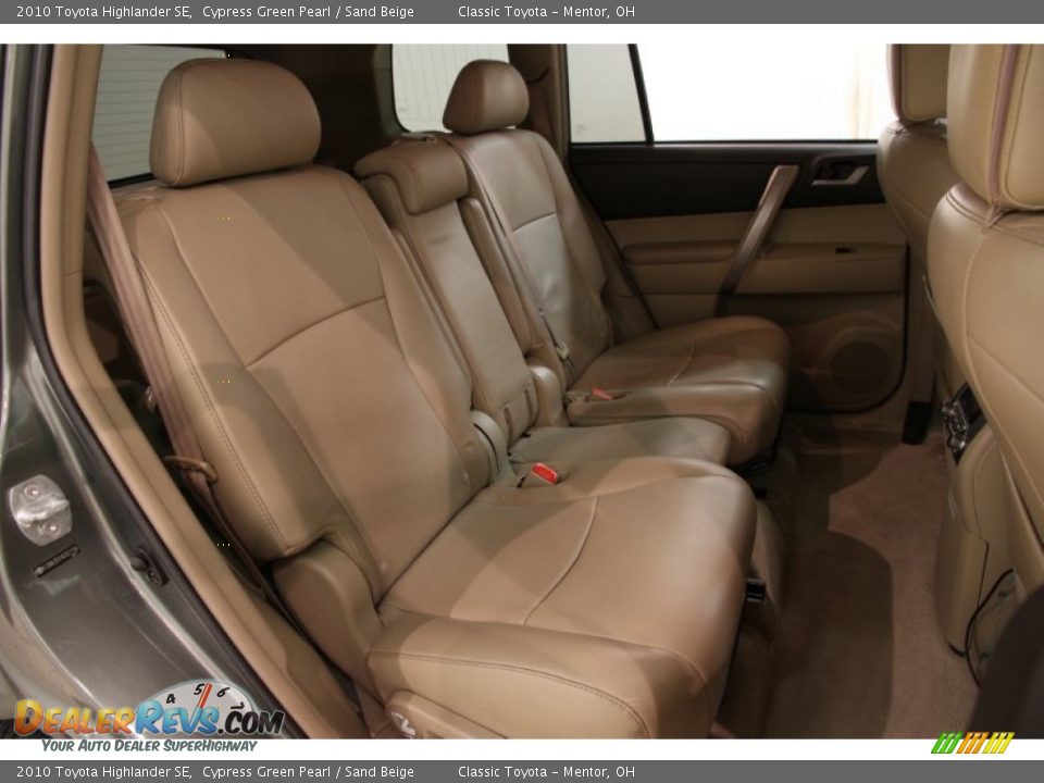 Rear Seat of 2010 Toyota Highlander SE Photo #22