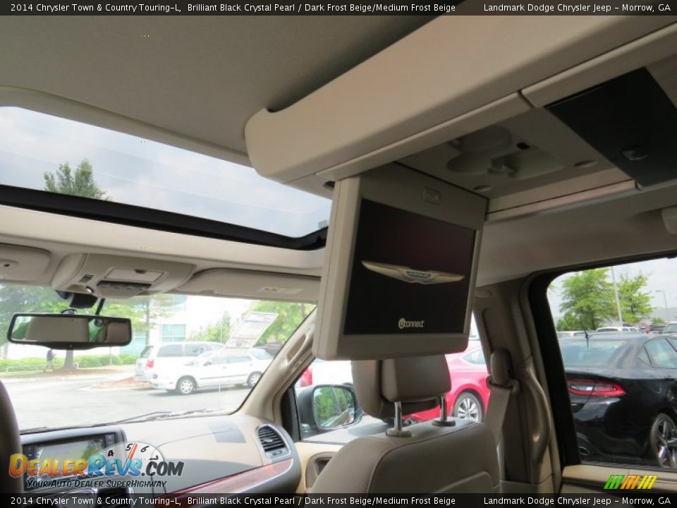 2014 Chrysler Town & Country Touring-L Brilliant Black Crystal Pearl / Dark Frost Beige/Medium Frost Beige Photo #8
