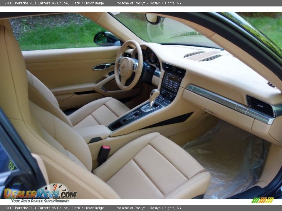 Front Seat of 2013 Porsche 911 Carrera 4S Coupe Photo #12