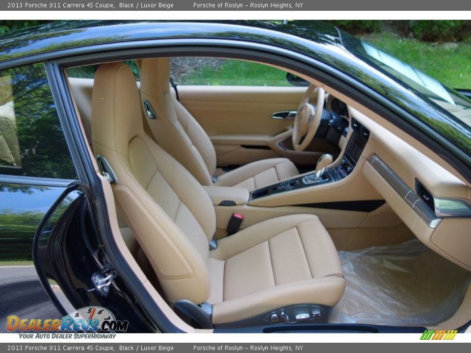 Front Seat of 2013 Porsche 911 Carrera 4S Coupe Photo #13