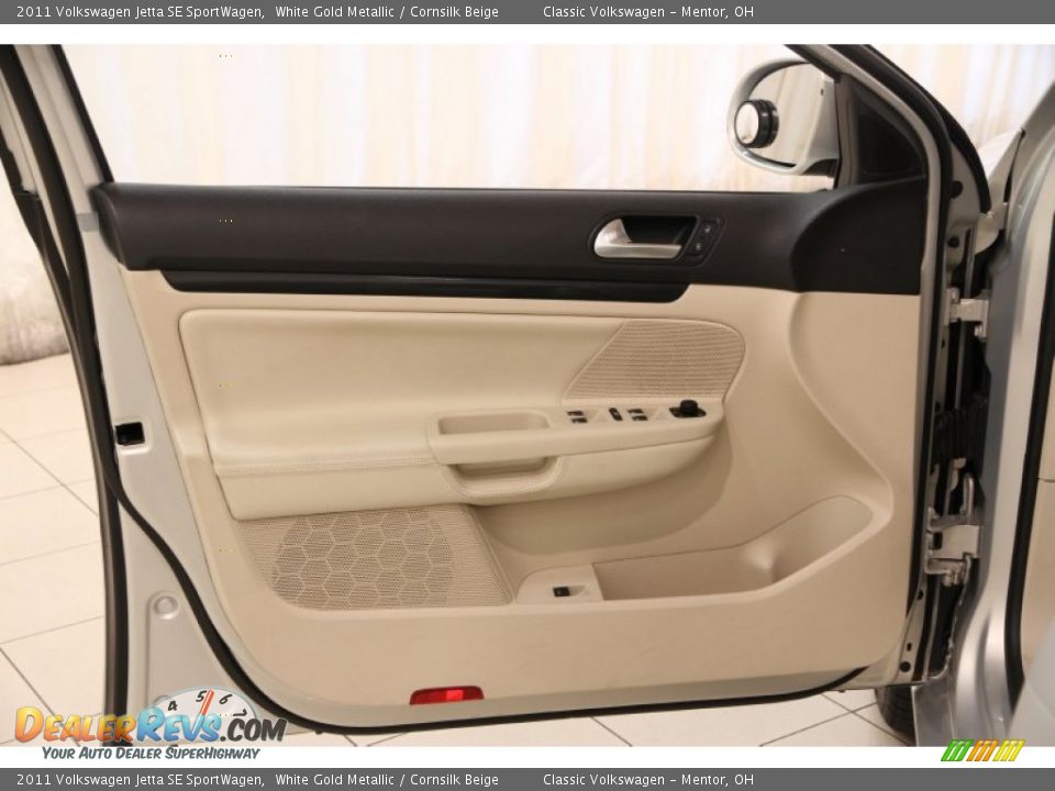 2011 Volkswagen Jetta SE SportWagen White Gold Metallic / Cornsilk Beige Photo #4