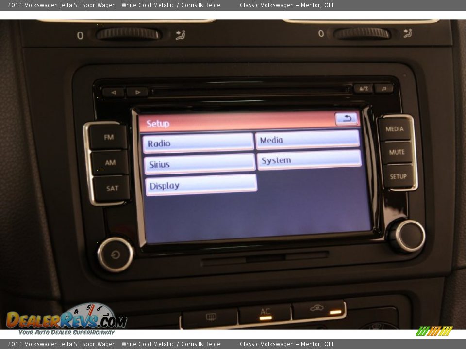 2011 Volkswagen Jetta SE SportWagen White Gold Metallic / Cornsilk Beige Photo #10