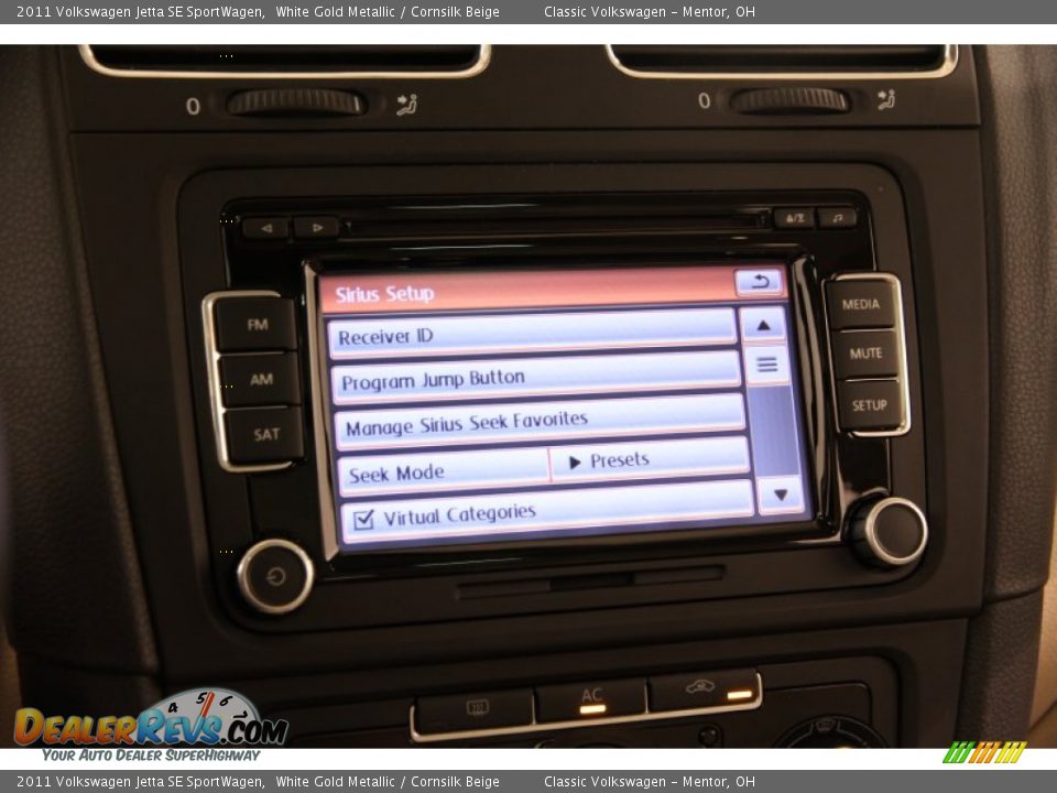 2011 Volkswagen Jetta SE SportWagen White Gold Metallic / Cornsilk Beige Photo #12