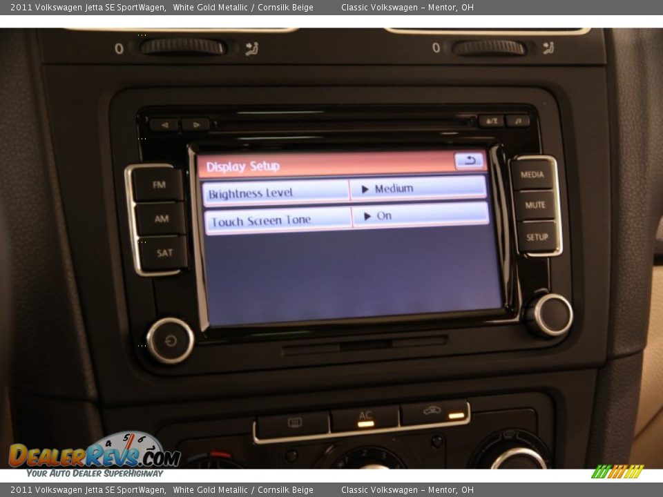 2011 Volkswagen Jetta SE SportWagen White Gold Metallic / Cornsilk Beige Photo #13