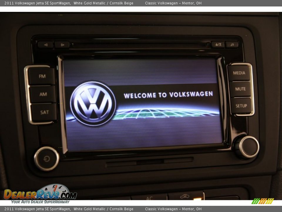 2011 Volkswagen Jetta SE SportWagen White Gold Metallic / Cornsilk Beige Photo #16