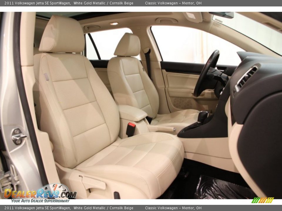 2011 Volkswagen Jetta SE SportWagen White Gold Metallic / Cornsilk Beige Photo #18