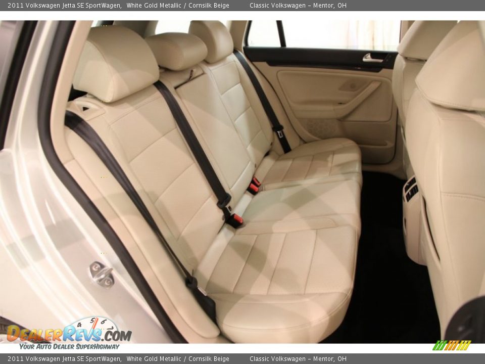 2011 Volkswagen Jetta SE SportWagen White Gold Metallic / Cornsilk Beige Photo #19
