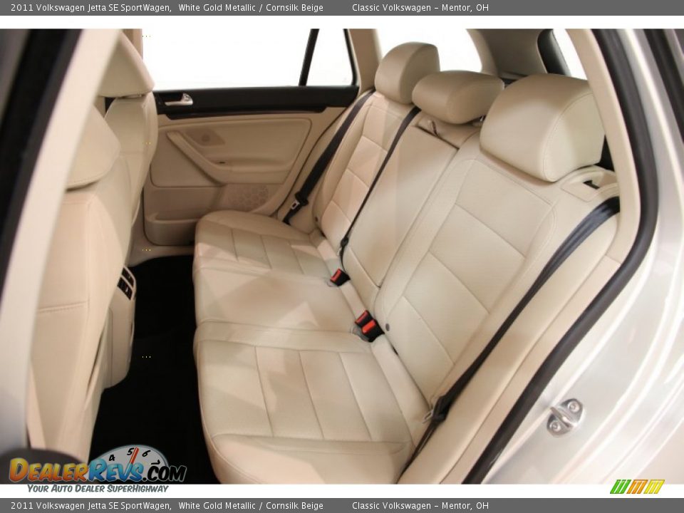 2011 Volkswagen Jetta SE SportWagen White Gold Metallic / Cornsilk Beige Photo #20