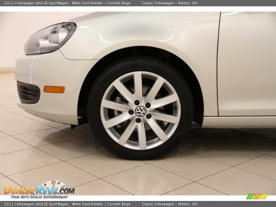 2011 Volkswagen Jetta SE SportWagen White Gold Metallic / Cornsilk Beige Photo #23