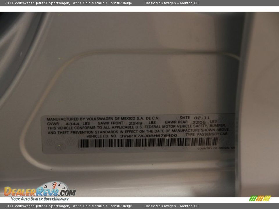 2011 Volkswagen Jetta SE SportWagen White Gold Metallic / Cornsilk Beige Photo #24