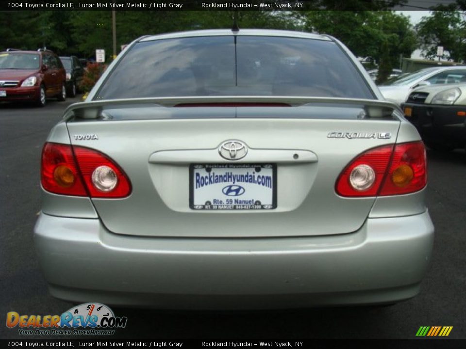 2004 Toyota Corolla LE Lunar Mist Silver Metallic / Light Gray Photo #5