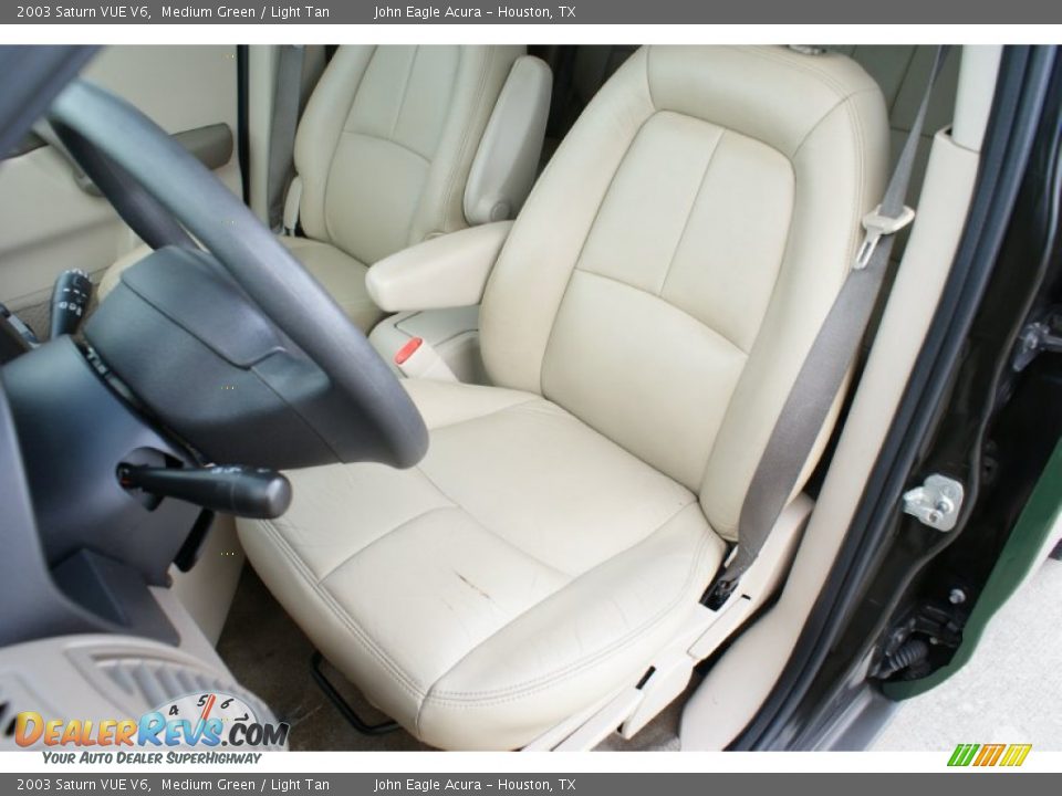 Front Seat of 2003 Saturn VUE V6 Photo #10