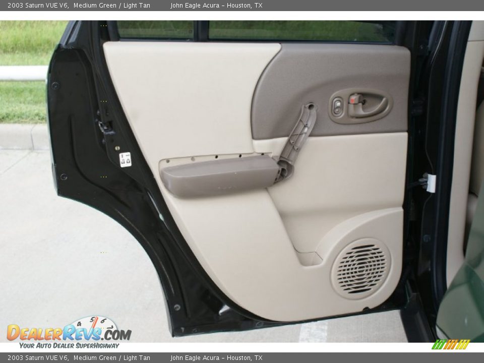 Door Panel of 2003 Saturn VUE V6 Photo #11