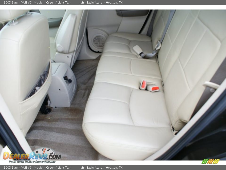 Rear Seat of 2003 Saturn VUE V6 Photo #12