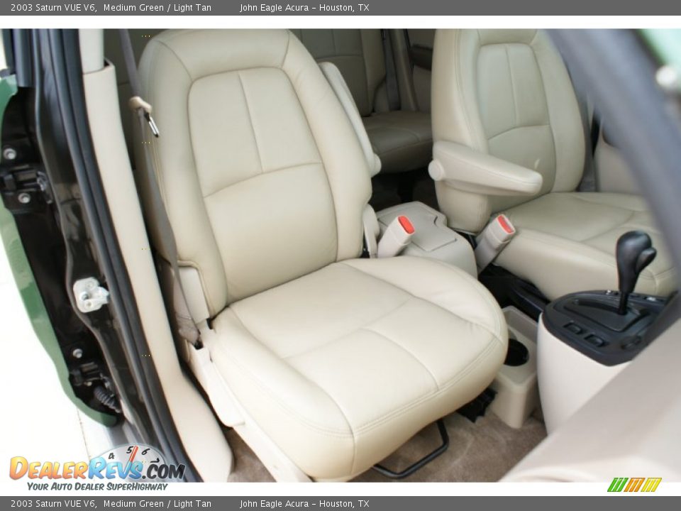 Front Seat of 2003 Saturn VUE V6 Photo #19