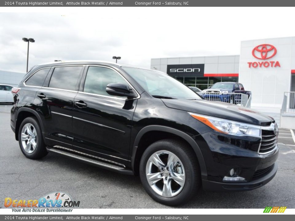 Front 3/4 View of 2014 Toyota Highlander Limited Photo #1