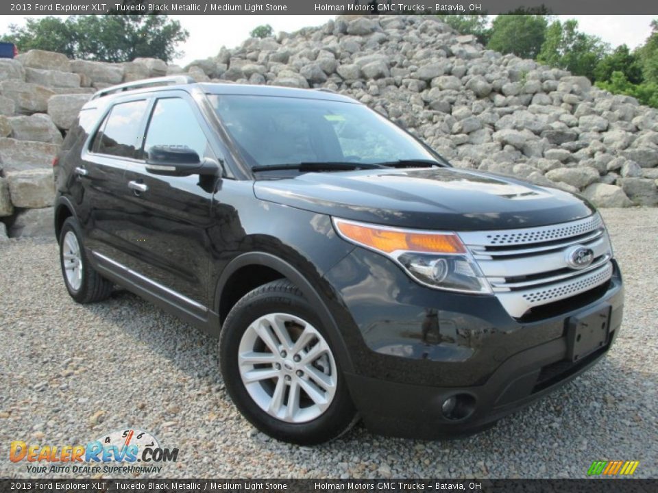 2013 Ford Explorer XLT Tuxedo Black Metallic / Medium Light Stone Photo #1