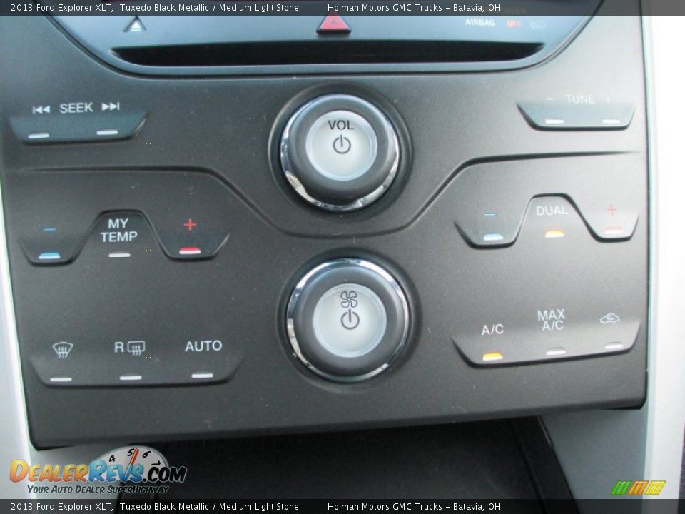 2013 Ford Explorer XLT Tuxedo Black Metallic / Medium Light Stone Photo #12