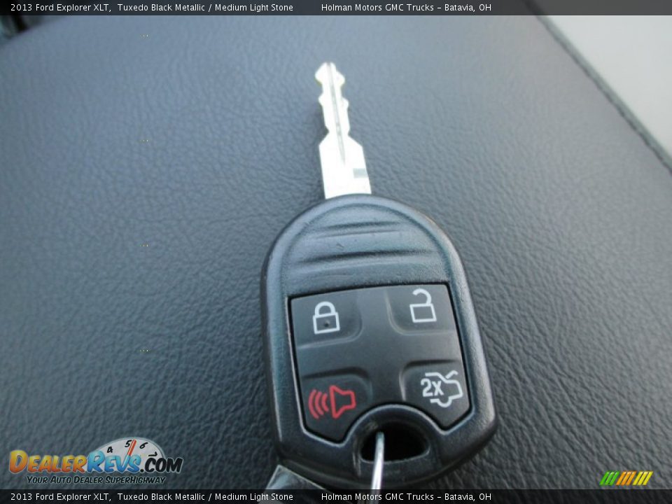 2013 Ford Explorer XLT Tuxedo Black Metallic / Medium Light Stone Photo #15