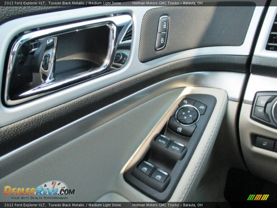 2013 Ford Explorer XLT Tuxedo Black Metallic / Medium Light Stone Photo #20